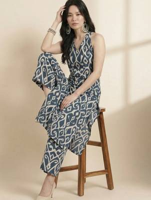 Women Printed Regular Pure Cotton Kurta with Trousers 6