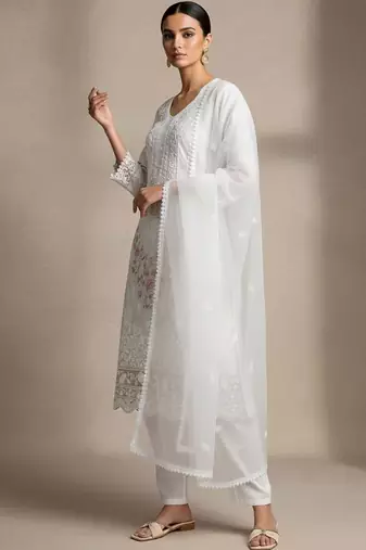 Women Floral Embroidered Regular Thread Work Kurta with Trousers & With Dupatta