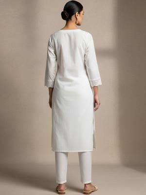Women Floral Embroidered Regular Thread Work Kurta with Trousers & With Dupatta 3