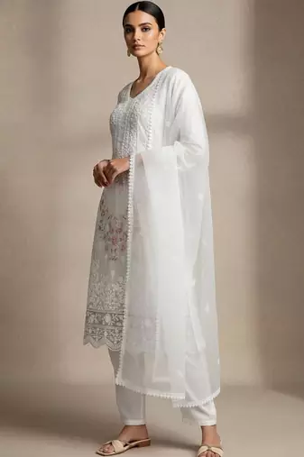 Women Floral Embroidered Regular Thread Work Kurta with Trousers & With Dupatta