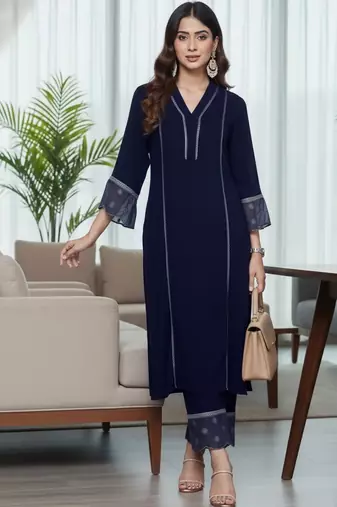 Women Ethnic Motifs Regular Thread Work Silk Crepe Kurta with Trousers