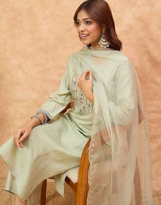 Ethnic Motifs Yoke Design Thread Work Straight Kurta With Trousers & Dupatta 2
