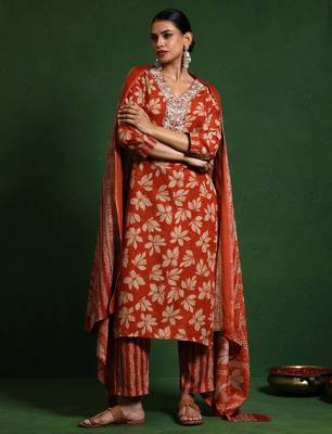 Floral Printed V-Neck Thread Work Kurta With Trousers & Dupatta 1