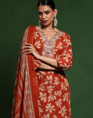 Floral Printed V-Neck Thread Work Kurta With Trousers & Dupatta 6