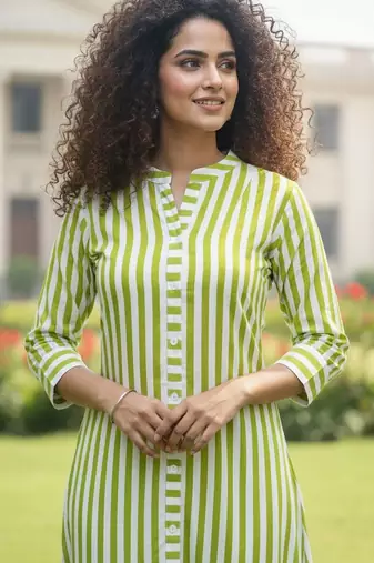 Women Striped Regular Kurta with Trousers