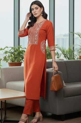 Women Yoke Design Regular Thread Work Kurta with Palazzos