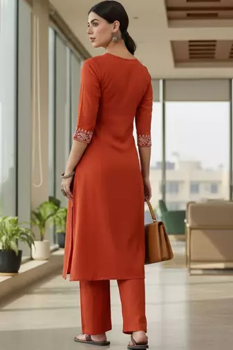 Women Yoke Design Regular Thread Work Kurta with Palazzos