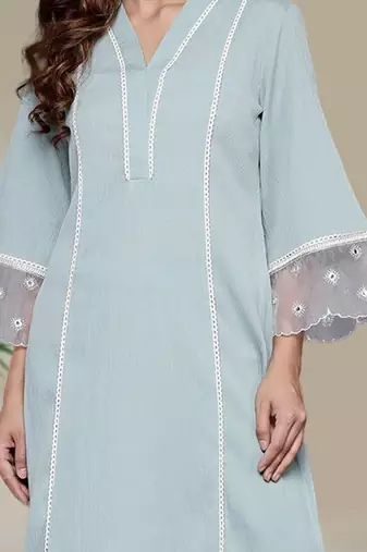 Women Solid Kurta with Trousers