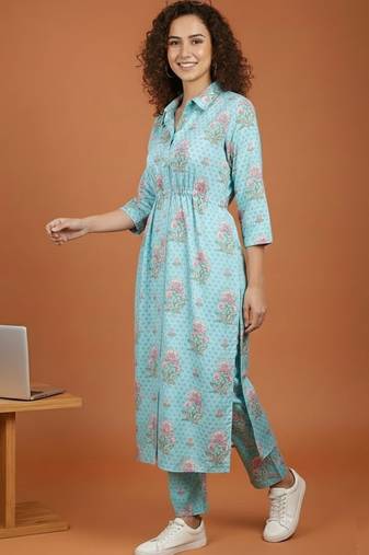 Women Floral Printed Regular Kurta with Trousers