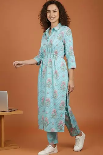 Women Floral Printed Regular Kurta with Trousers