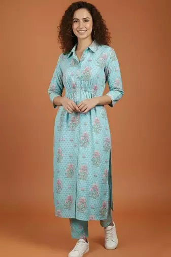 Women Floral Printed Regular Kurta with Trousers