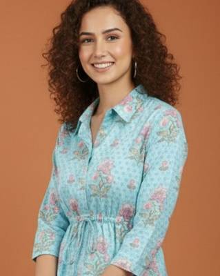 Women Floral Printed Regular Kurta with Trousers 3