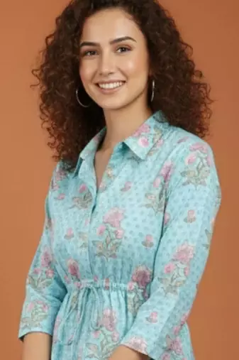 Women Floral Printed Regular Kurta with Trousers