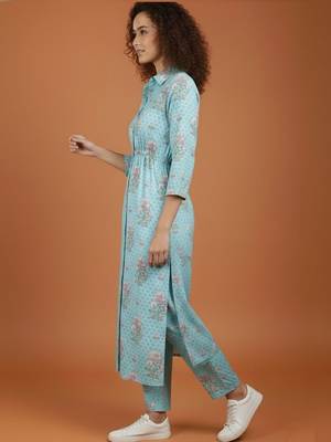 Women Floral Printed Regular Kurta with Trousers 5