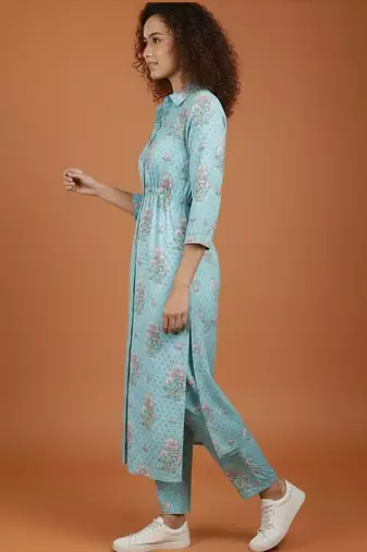 Women Floral Printed Regular Kurta with Trousers