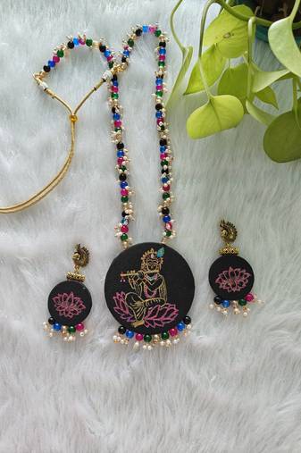 kanha hand-painted necklace set