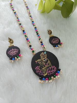 kanha hand-painted necklace set 2