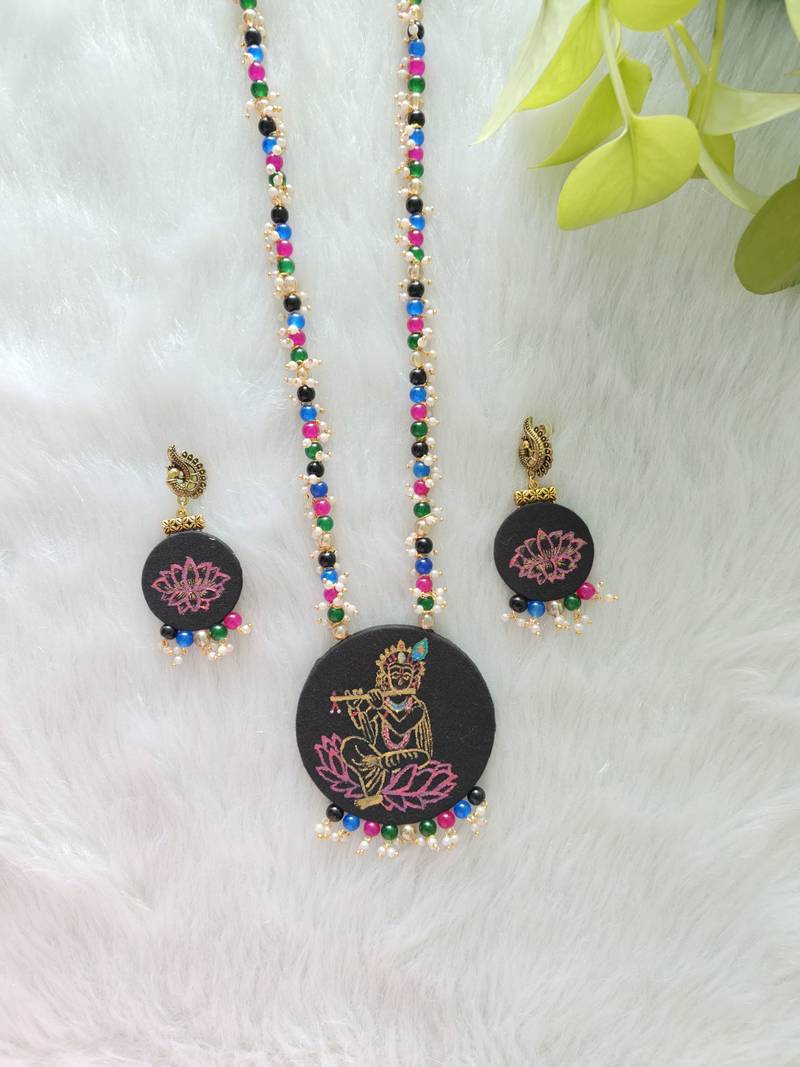 kanha hand-painted necklace set