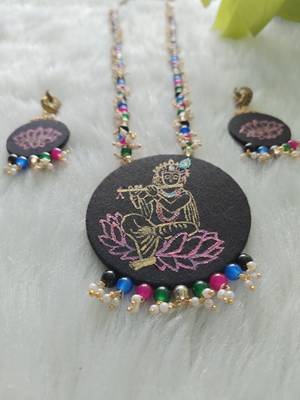 kanha hand-painted necklace set 4