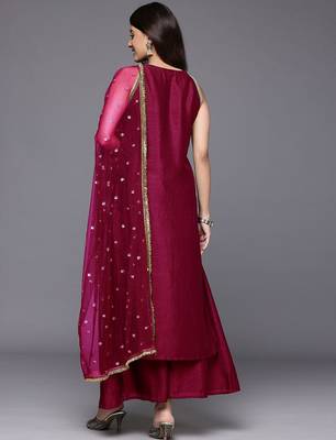 Women Solid Kurta with Trousers & Dupatta 5