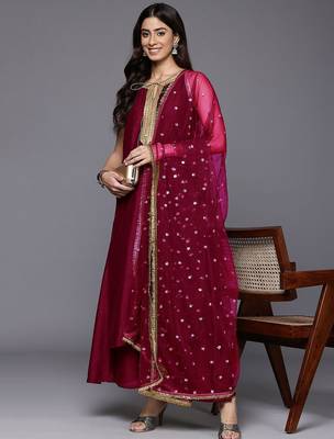 Women Solid Kurta with Trousers & Dupatta 6