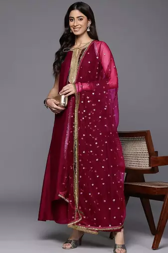 Women Solid Kurta with Trousers & Dupatta