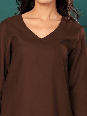 V-Neck Straight Kurta with Trousers And Dupatta 3