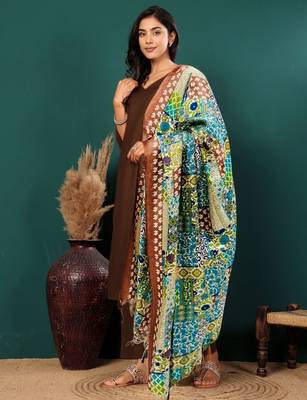 V-Neck Straight Kurta with Trousers And Dupatta 5