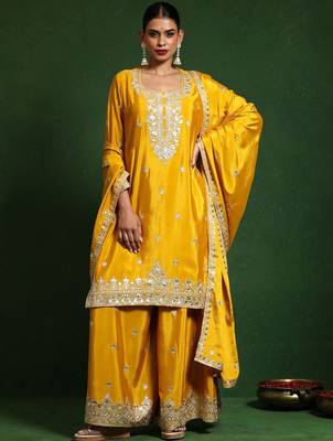 Floral Embroidered Zari Work Straight Kurta With Palazzos & Dupatta 1