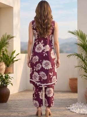 Women Floral Printed Regular  Cotton Kurta with Trousers 6