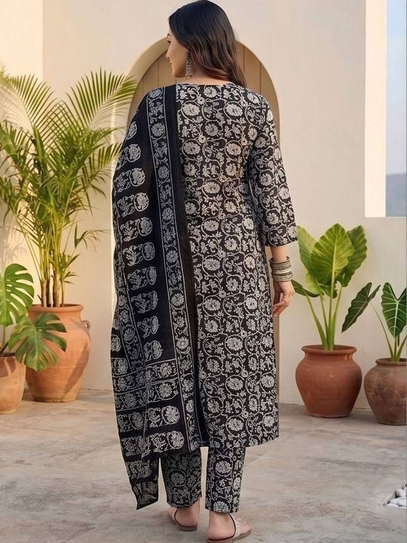 Women Floral Printed Regular Kurta with Trousers & With Dupatta