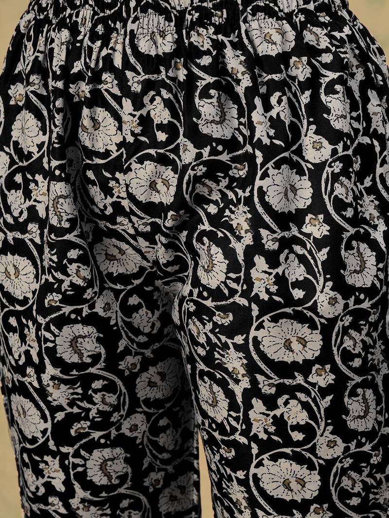 Women Floral Printed Regular Kurta with Trousers & With Dupatta