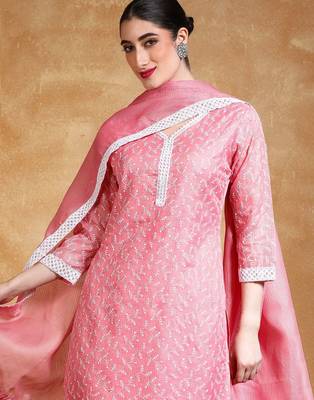 Women Floral Embroidered Regular Thread Work Kurta with Trousers & With Dupatta 2