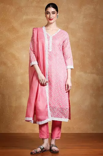 Women Floral Embroidered Regular Thread Work Kurta with Trousers & With Dupatta
