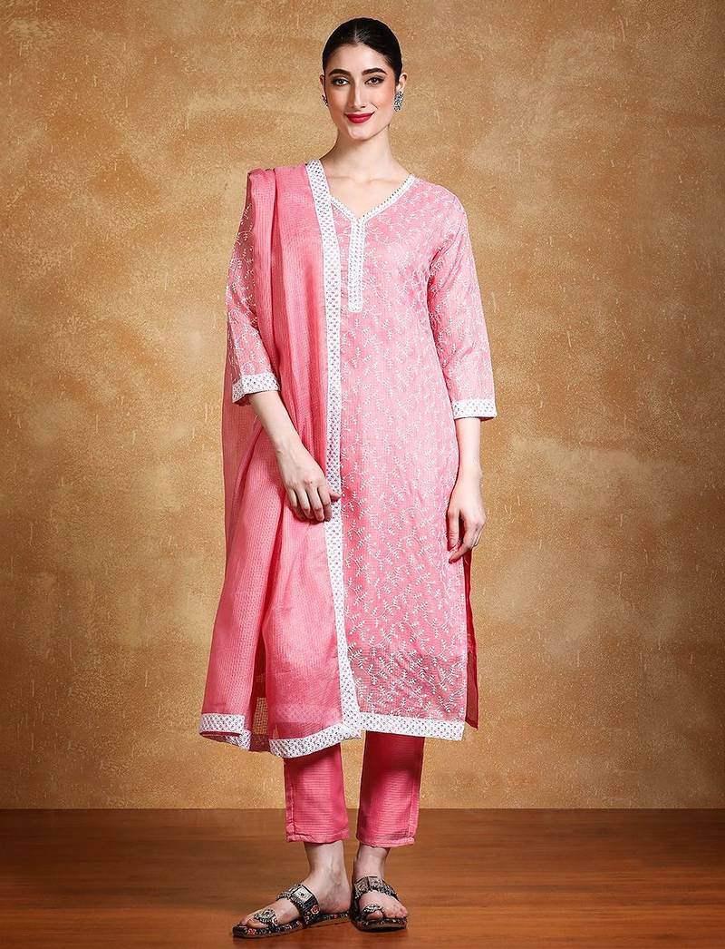Women Floral Embroidered Regular Thread Work Kurta with Trousers & With Dupatta