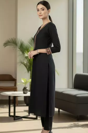 Women Ethnic Motifs Printed Regular Kurta with Trousers & With Dupatta