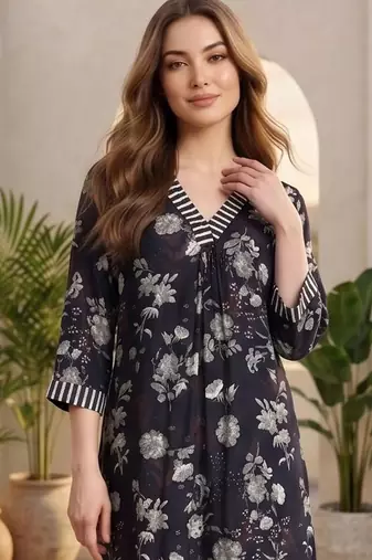 Women Floral Printed Regular Kurta with Trousers