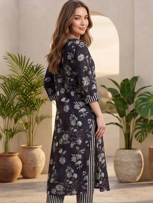 Women Floral Printed Regular Kurta with Trousers 5