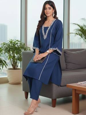 Women Ethnic Motifs Embroidered Regular Thread Work Kurta with Trousers 1