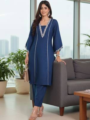 Women Ethnic Motifs Embroidered Regular Thread Work Kurta with Trousers 3
