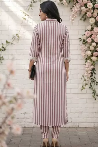 Women Printed Regular Kurta with Pyjamas
