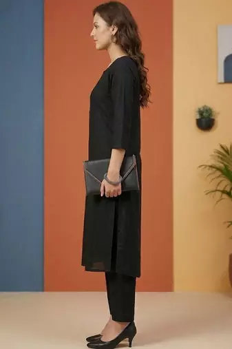 Women Regular Kurta with Trousers