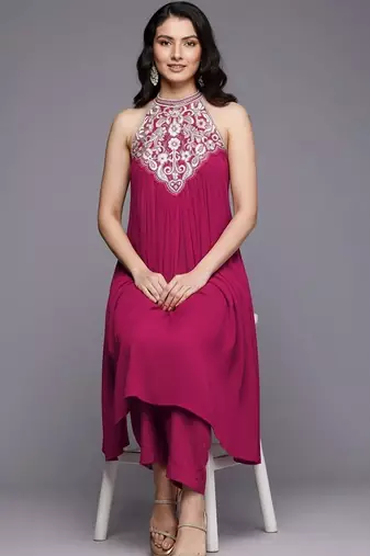 Women Ethnic Motifs Embroidered Empire Thread Work Silk Georgette Kurta with Trousers