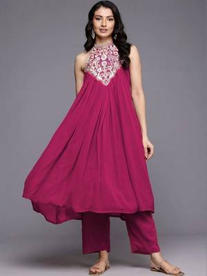 Women Ethnic Motifs Embroidered Empire Thread Work Silk Georgette Kurta with Trousers 1