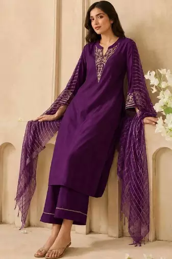 Women Regular Kurta with Trousers & With Dupatta