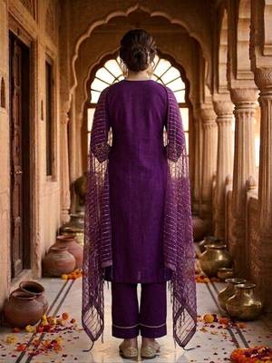 Women Regular Kurta with Trousers & With Dupatta 4