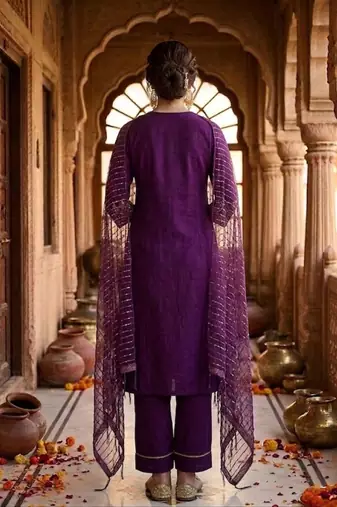 Women Regular Kurta with Trousers & With Dupatta