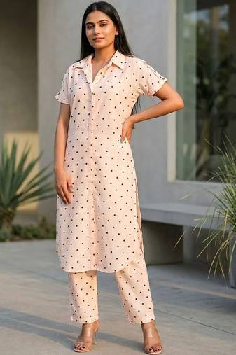 Women Printed Regular Kurta with Trousers