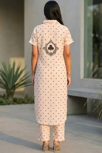 Women Printed Regular Kurta with Trousers