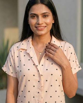 Women Printed Regular Kurta with Trousers 4